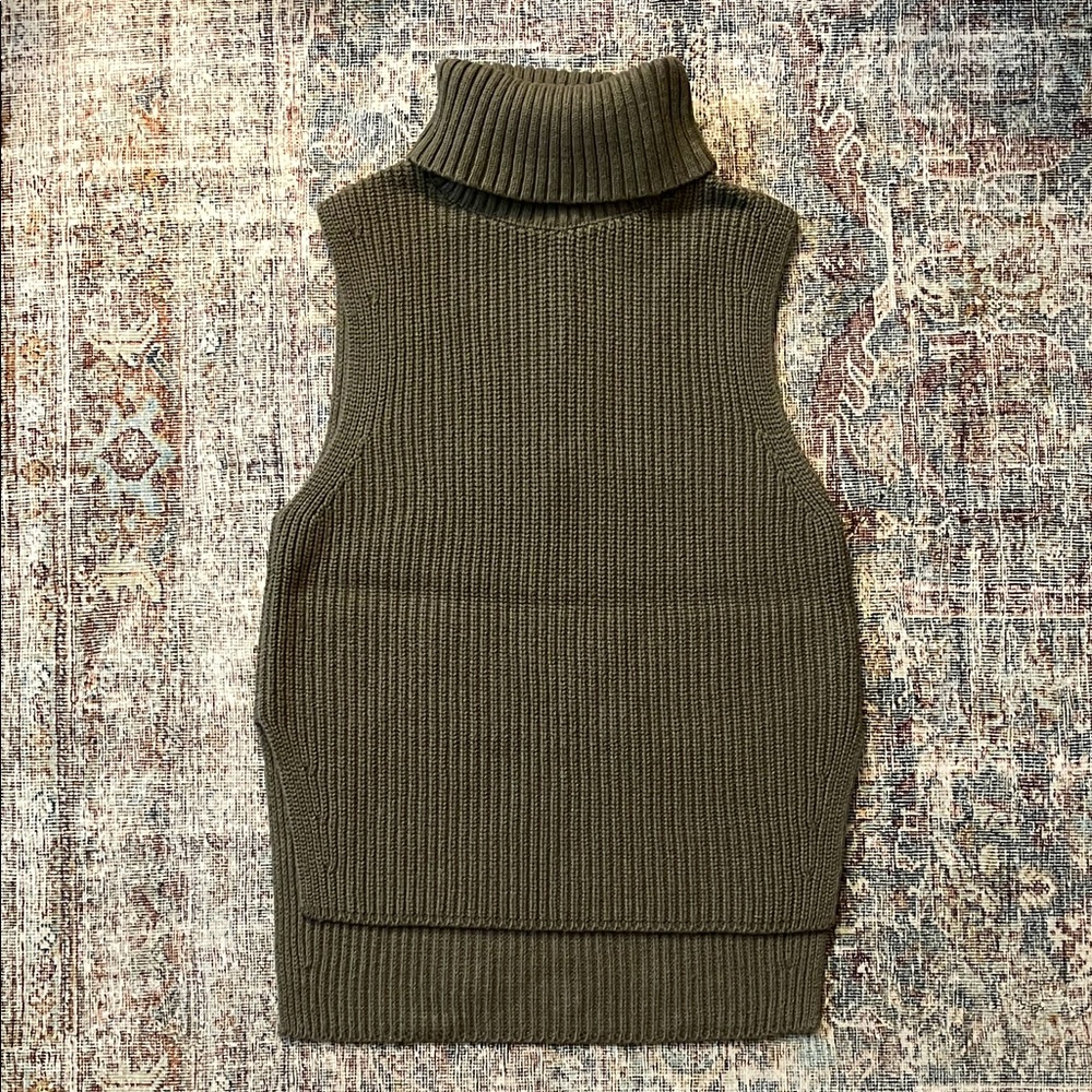 Uniqlo Sweater Vest